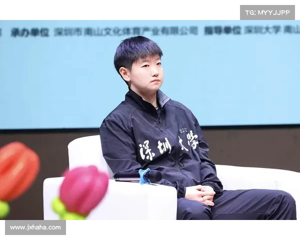 央视记者连问孙颖莎不放过 蒯曼一旁坏笑似小蘑菇笑喷全场 央视记者连问孙颖莎不放过 蒯曼一旁坏笑似小蘑菇笑喷全场